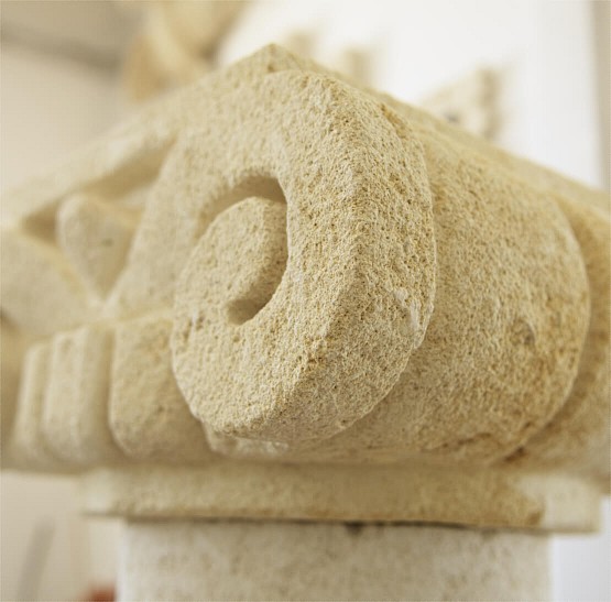 Artistic natural stone processing in Apulia